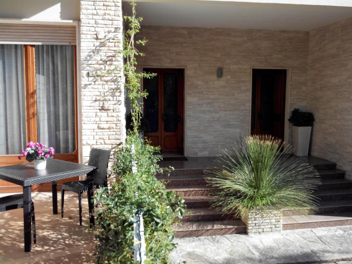 Villa Lazzari B&B Tra I Due Mari 马利耶 外观 照片